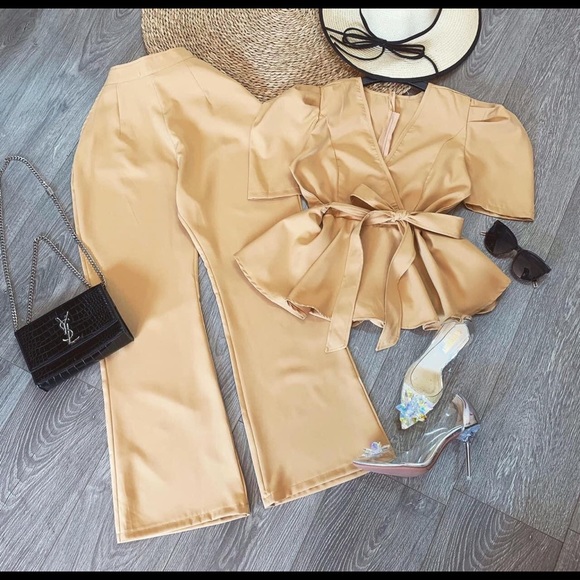 Set - Picture 2 of 2